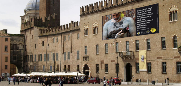 manifesti antispecisti a mantova